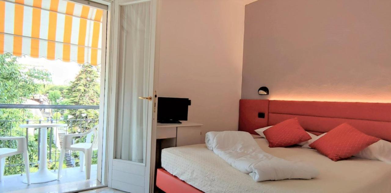 Hotel Villa Platani Riccione Exterior foto